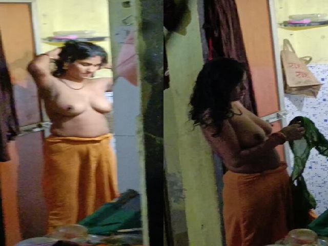 bhabhi removing blouse and viral boobs show